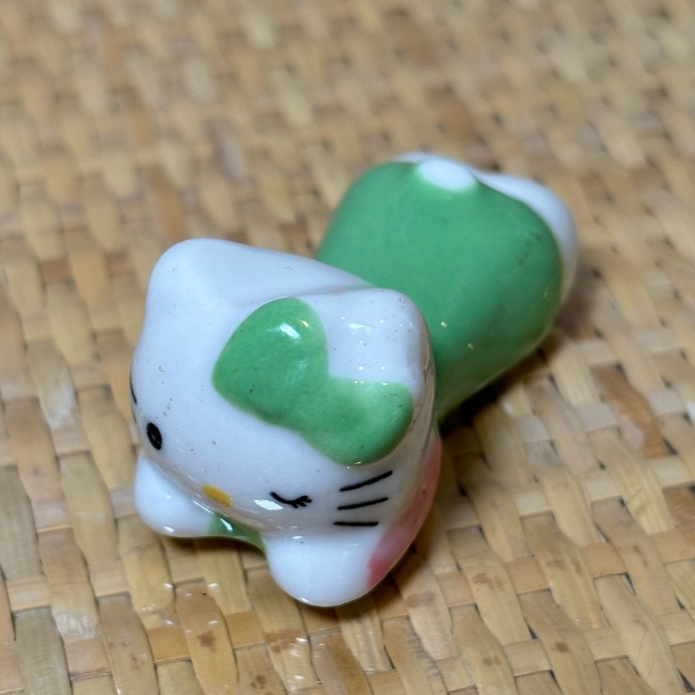 Vintage Sanrio Hello Kitty chopstick holder highly collectible